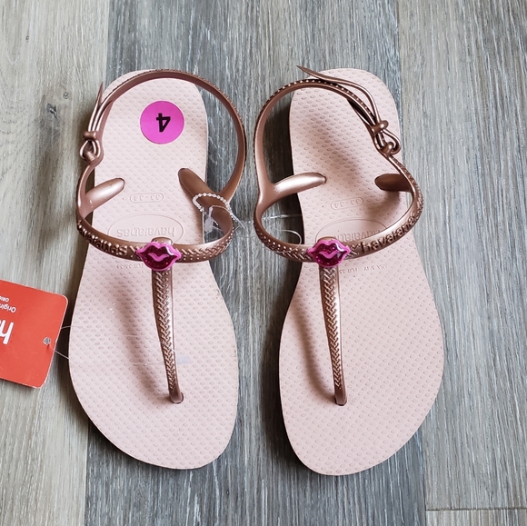 NWT KIDS HAVAIANAS FLIP FLOPS - Picture 1 of 12